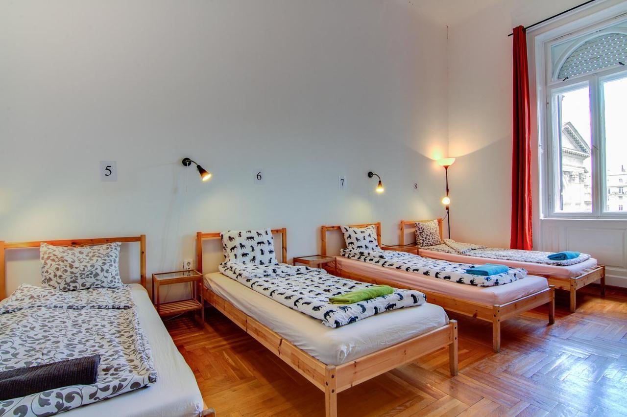 Pal'S Hostel And Apartments Budapest Bagian luar foto