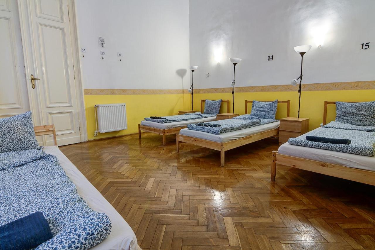 Pal'S Hostel And Apartments Budapest Bagian luar foto