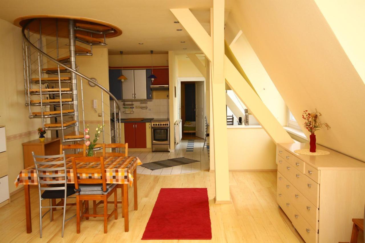 Pal'S Hostel And Apartments Budapest Bagian luar foto