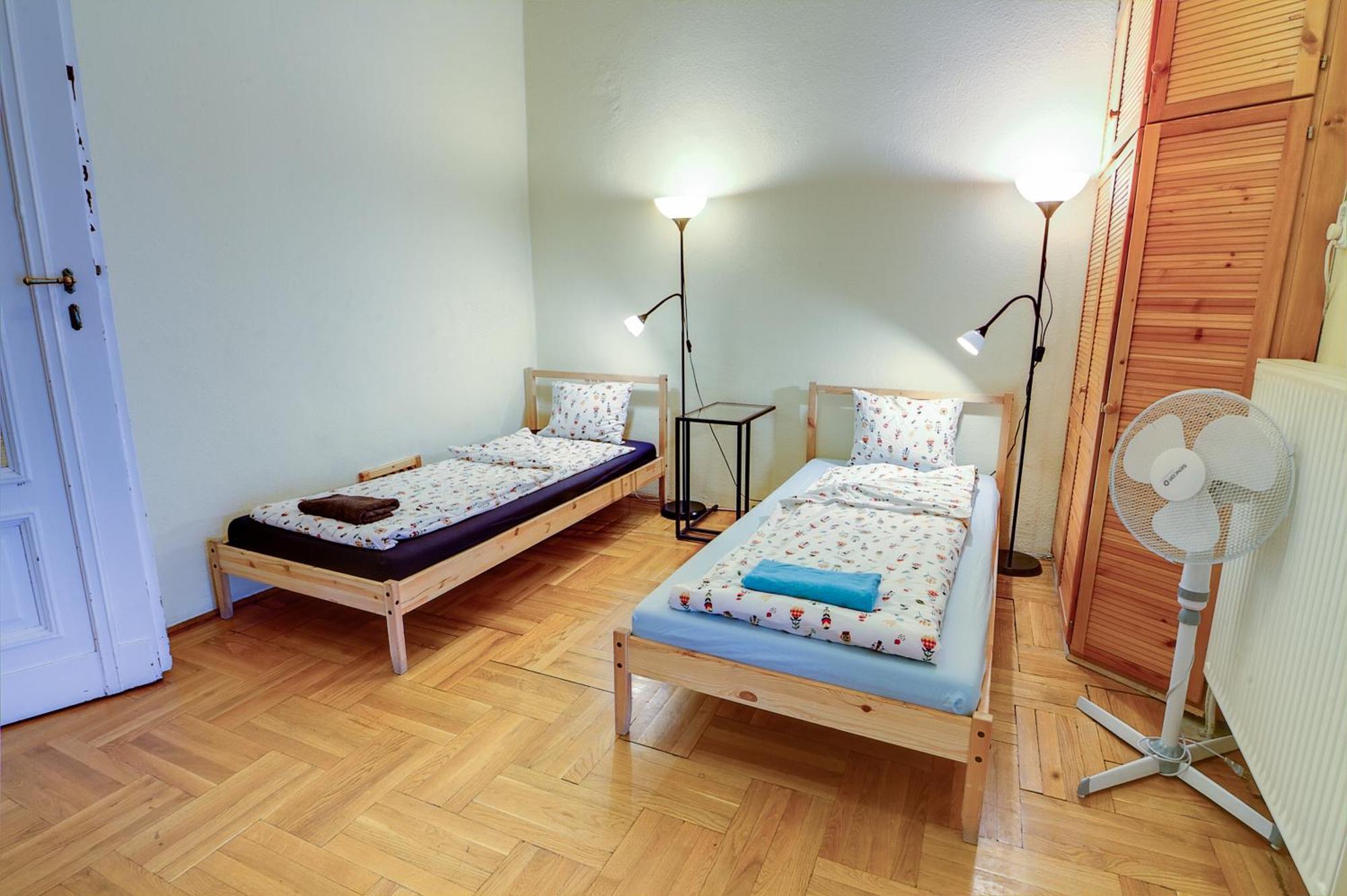 Pal'S Hostel And Apartments Budapest Bagian luar foto