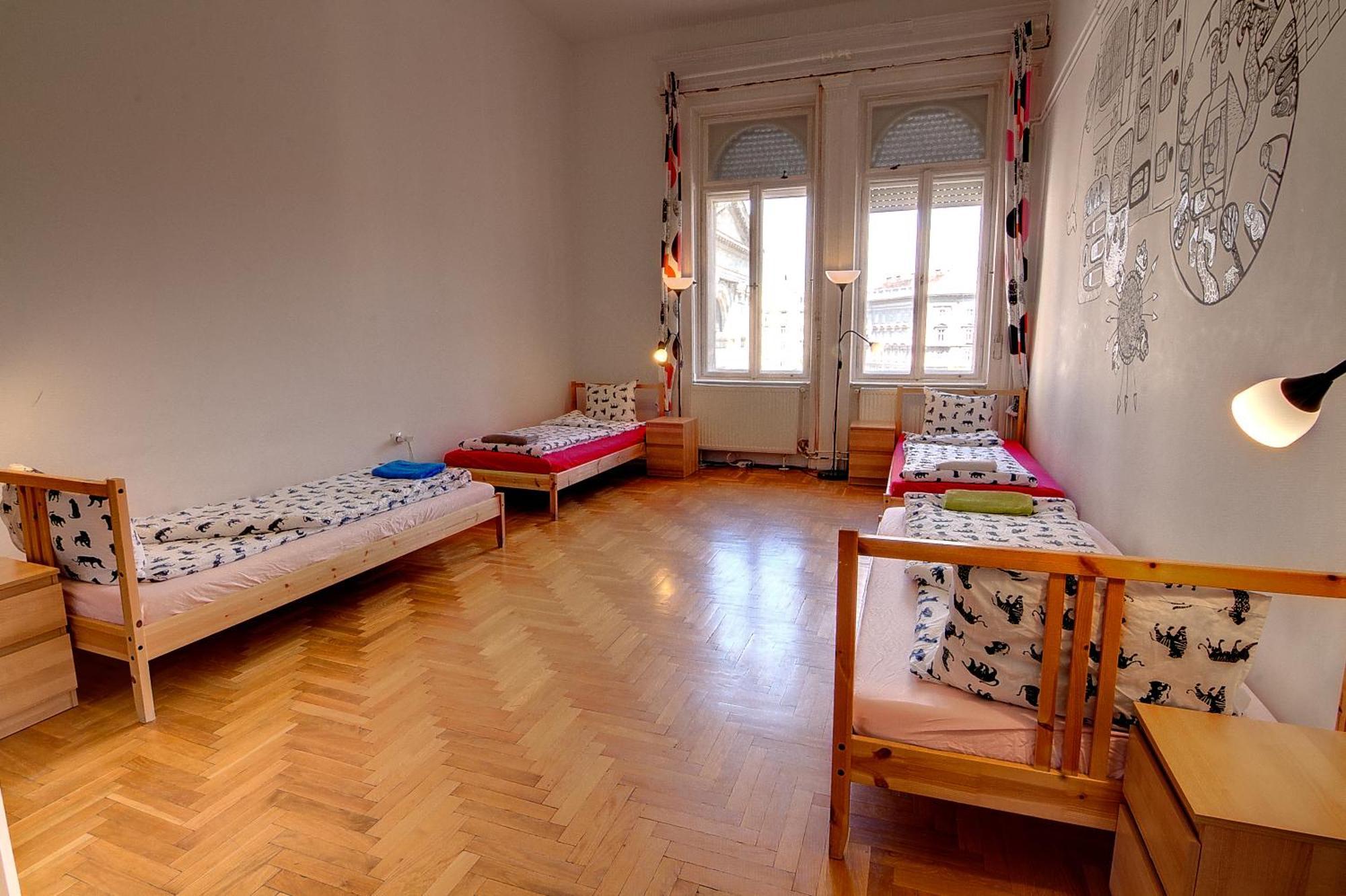 Pal'S Hostel And Apartments Budapest Bagian luar foto