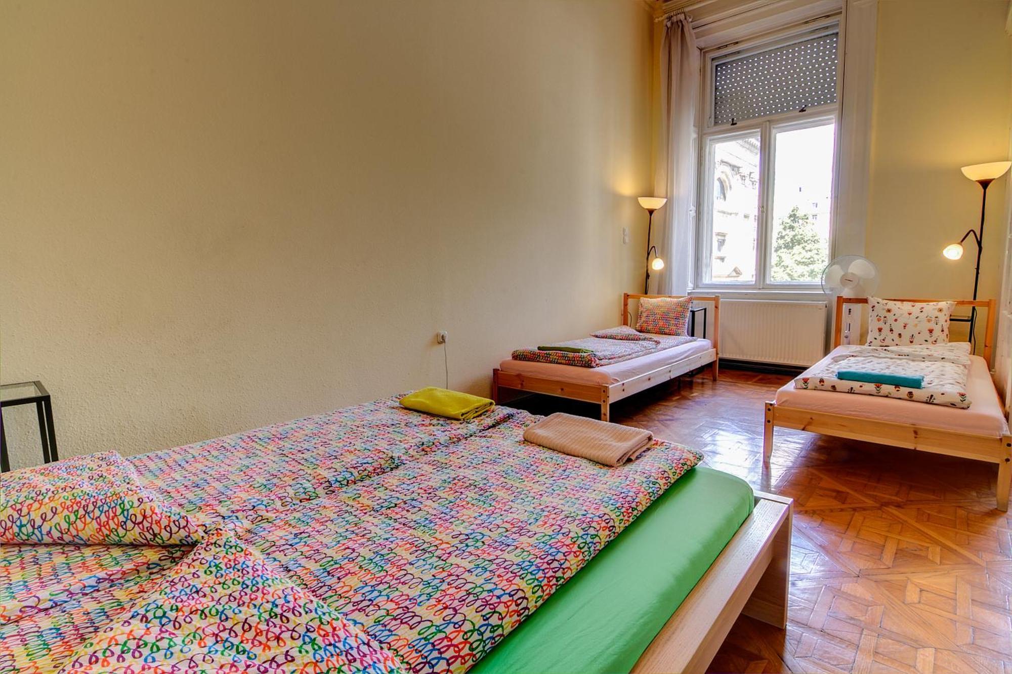 Pal'S Hostel And Apartments Budapest Bagian luar foto