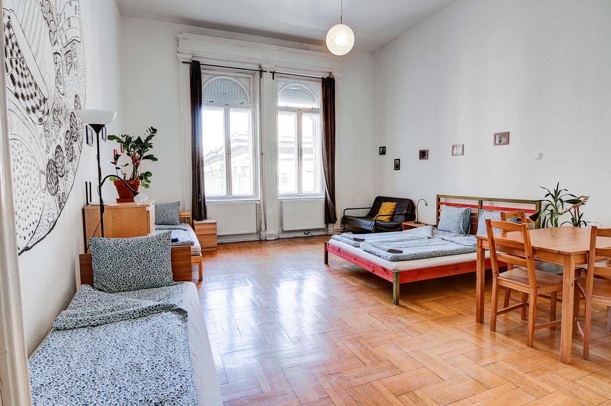 Pal'S Hostel And Apartments Budapest Bagian luar foto
