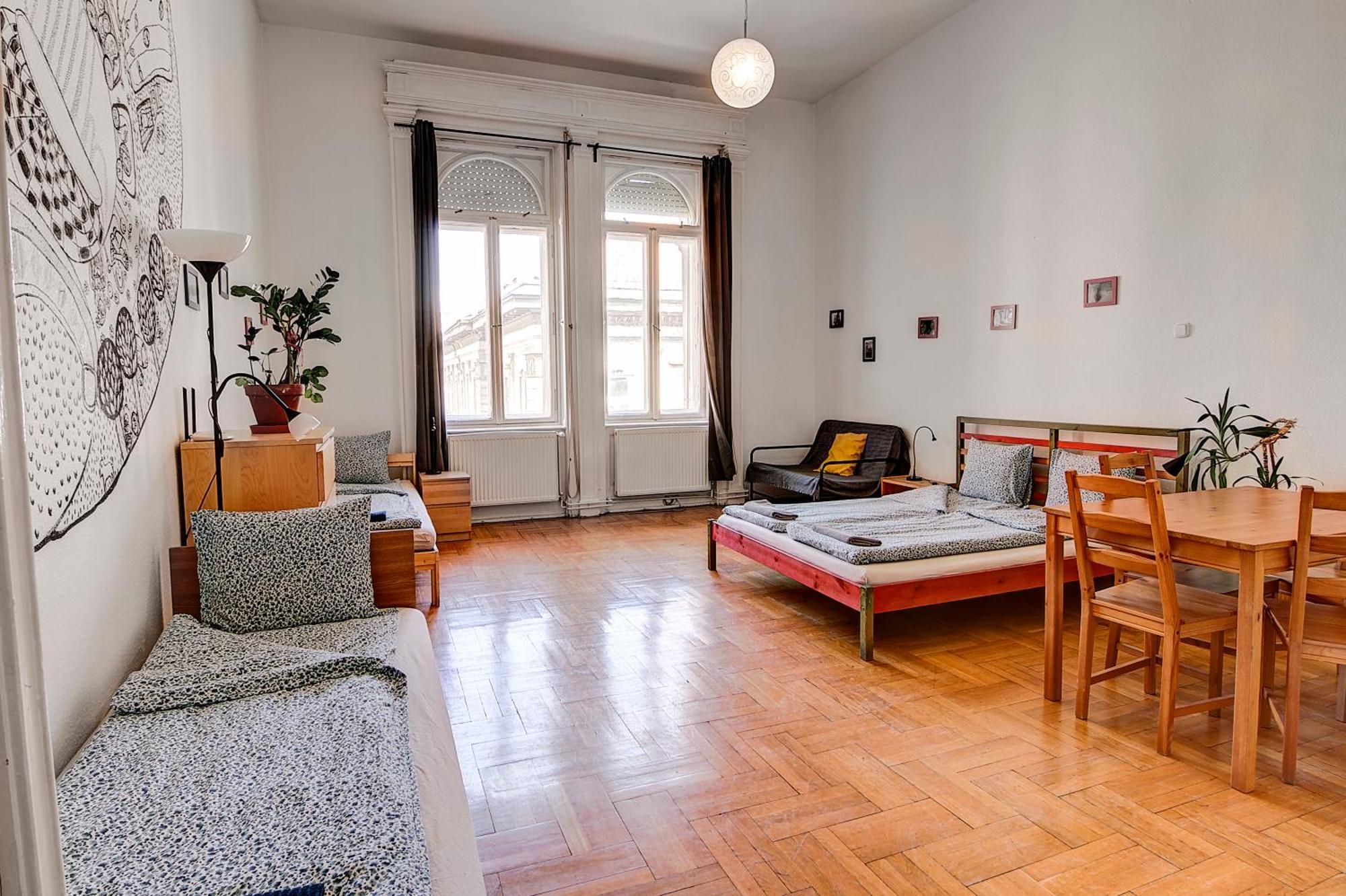 Pal'S Hostel And Apartments Budapest Bagian luar foto