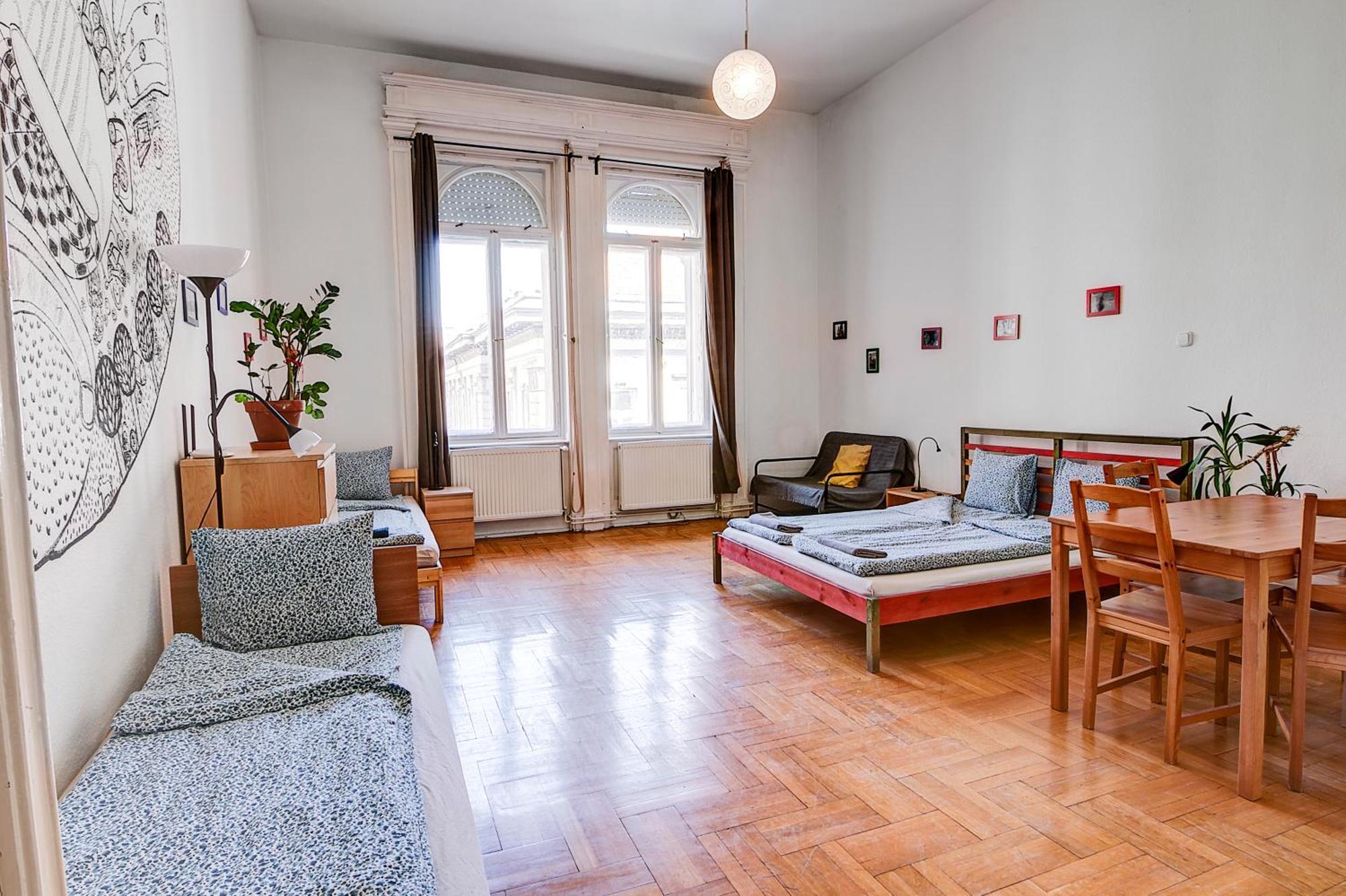 Pal'S Hostel And Apartments Budapest Bagian luar foto