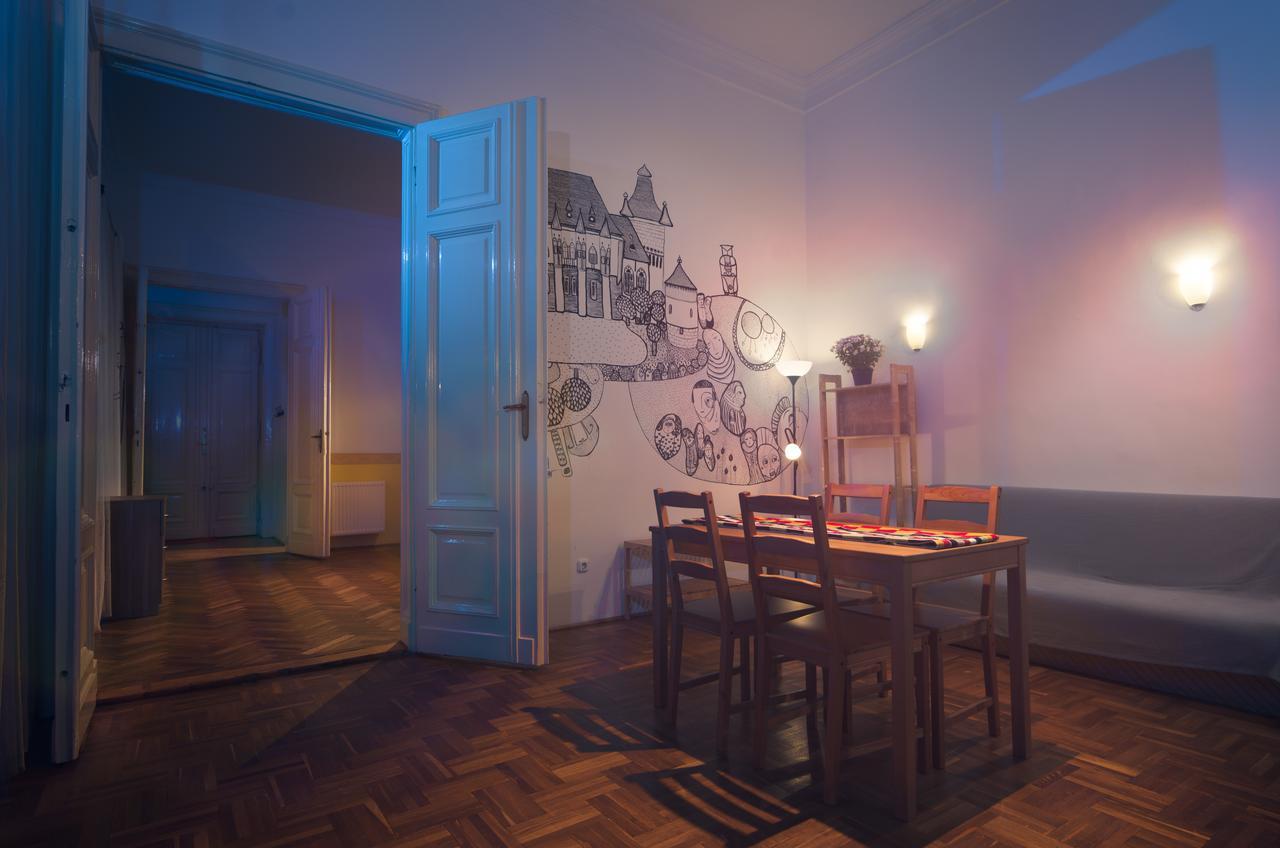 Pal'S Hostel And Apartments Budapest Bagian luar foto
